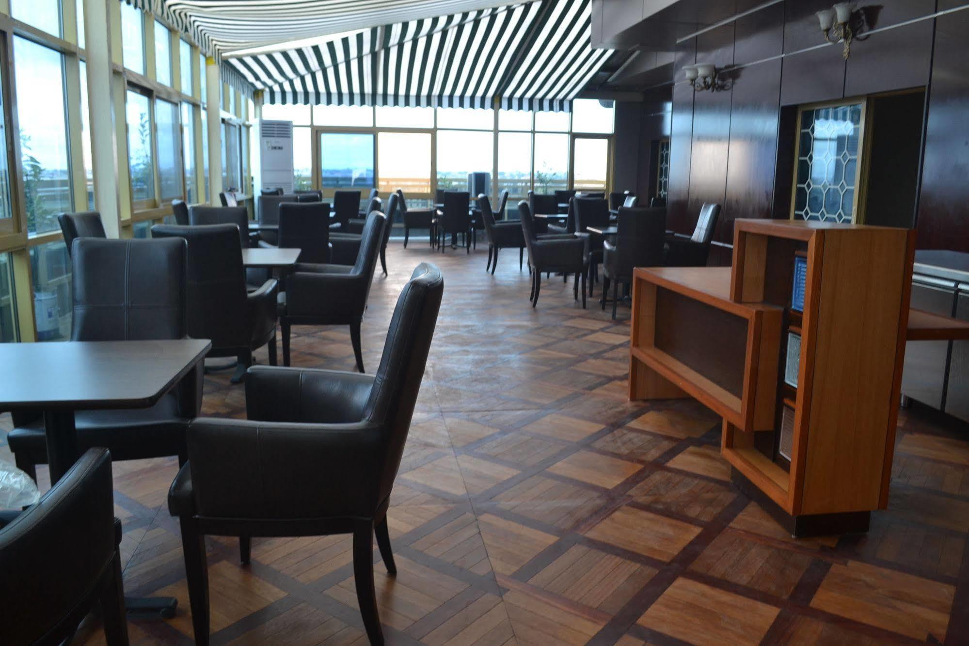 Noubou International Hotel Douala Exterior foto